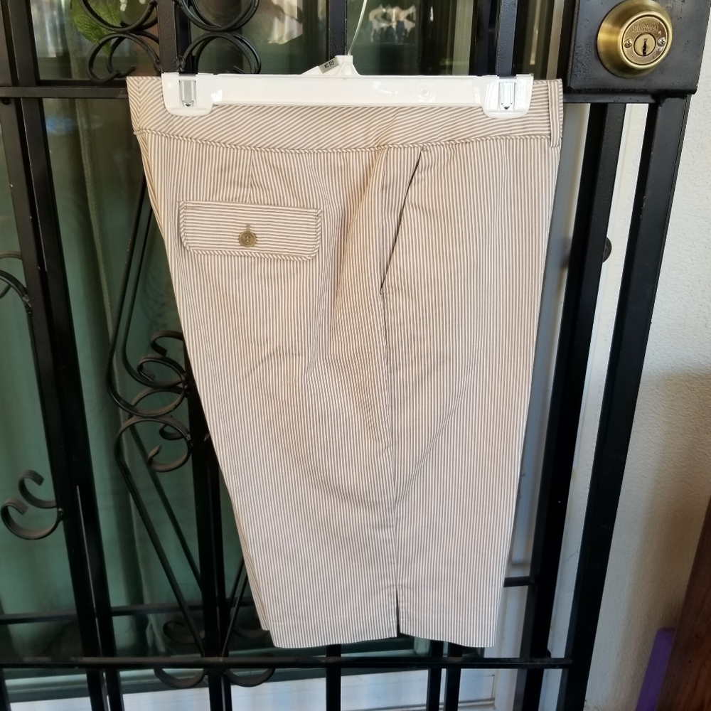 Tan/wht Bermuda shorts
